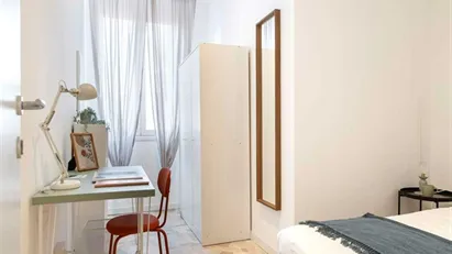 Room for rent in Milano Zona 6 - Barona, Lorenteggio, Milan