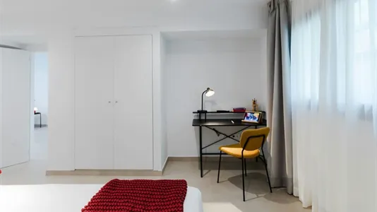 Rooms in Málaga - photo 7