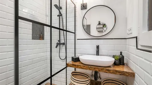 Rooms in Barcelona Ciutat Vella - photo 10