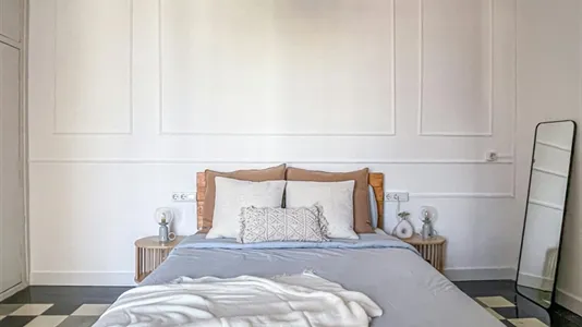 Rooms in Barcelona Eixample - photo 4