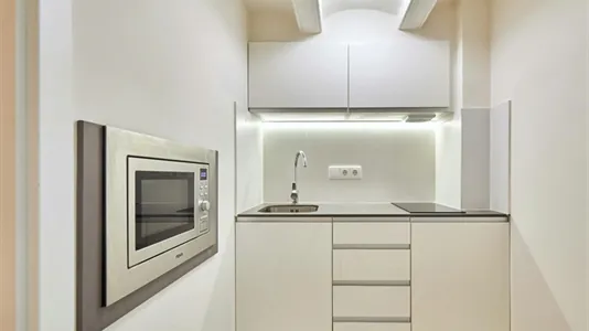 Rooms in Barcelona Ciutat Vella - photo 6