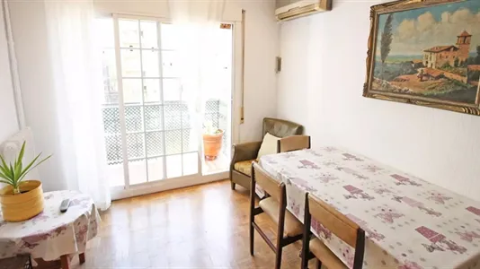 Rooms in Barcelona Eixample - photo 8