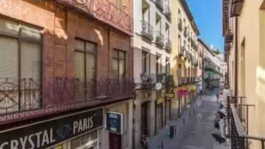 Rooms in Madrid Centro - photo 4