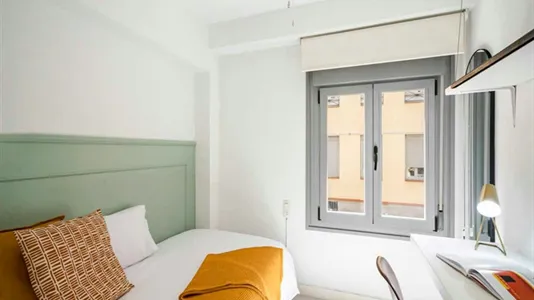 Rooms in Madrid Centro - photo 2