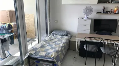Room for rent in Milano Zona 7 - Baggio, De Angeli, San Siro, Milan