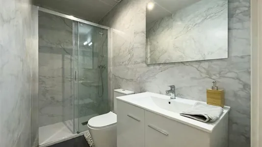 Rooms in Barcelona Eixample - photo 9