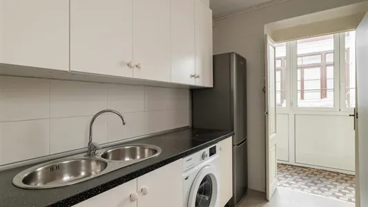 Rooms in Barcelona Ciutat Vella - photo 10