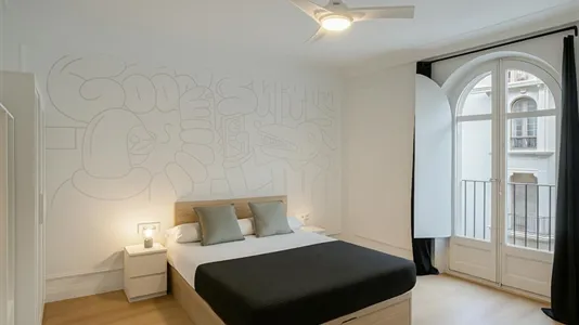 Rooms in Barcelona Ciutat Vella - photo 1