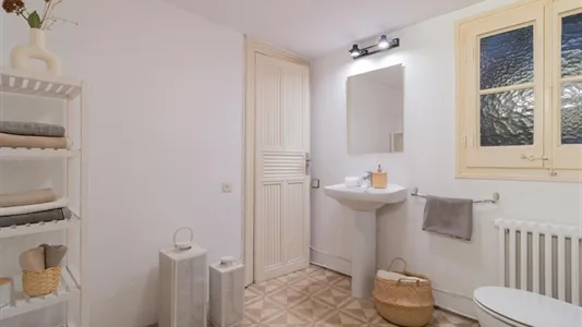 Rooms in Barcelona Eixample - photo 9