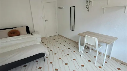 Rooms in Godelleta - photo 1
