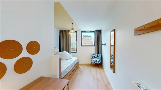 Rooms in Nanterre - photo 2