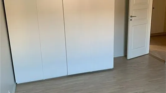 Houses in Södertälje - photo 3