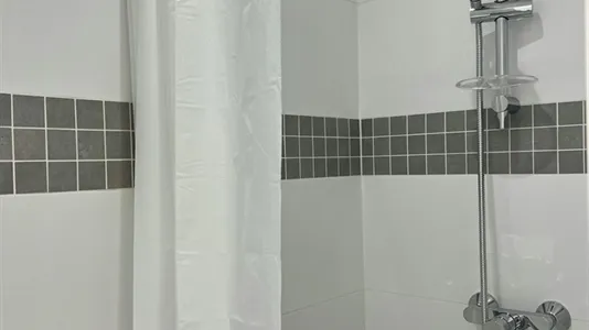 Rooms in Charleroi - photo 8