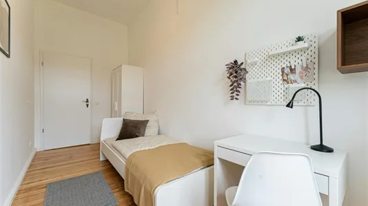 Rooms in Berlin Charlottenburg-Wilmersdorf - photo 2