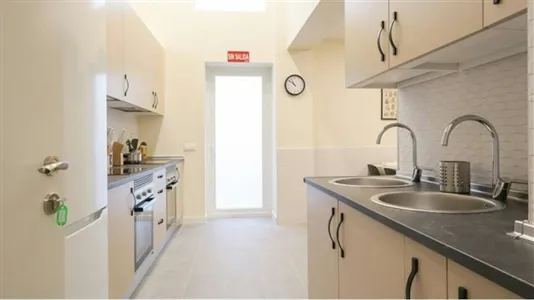 Rooms in Madrid Tetuán - photo 9