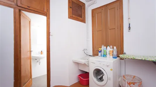 Rooms in Barcelona Eixample - photo 10