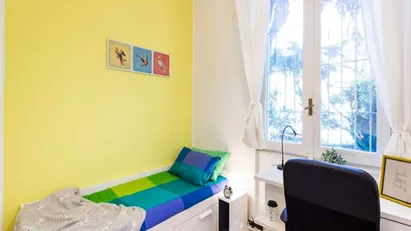 Room for rent in Milano Zona 6 - Barona, Lorenteggio, Milan