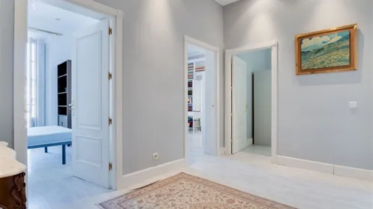Rooms in Madrid Centro - photo 8
