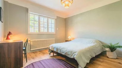 Room for rent in L'Haÿ-les-Roses, Île-de-France