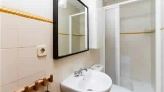 Rooms in Madrid Centro - photo 8