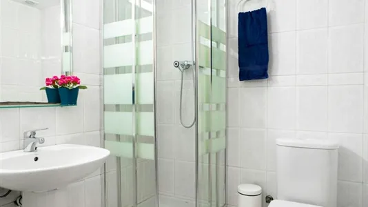 Rooms in Barcelona Ciutat Vella - photo 6