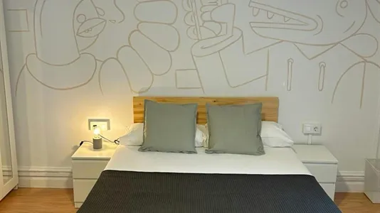 Rooms in Barcelona Ciutat Vella - photo 3