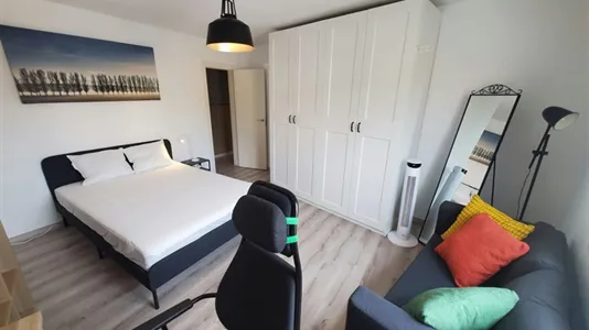 Rooms in Terrassa - photo 3