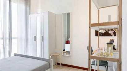 Room for rent in Milano Zona 9 - Porta Garibaldi, Niguarda, Milan