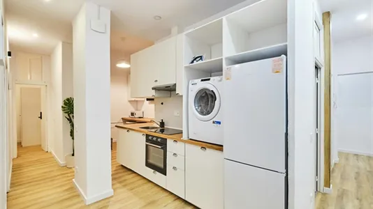 Rooms in Barcelona Ciutat Vella - photo 10