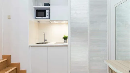 Rooms in Madrid Centro - photo 10