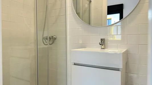 Rooms in Madrid San Blas - photo 7