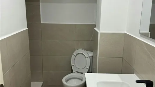 Rooms in Barcelona Eixample - photo 8