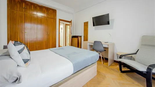 Rooms in Madrid Chamartín - photo 4