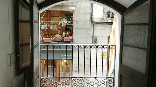 Rooms in Barcelona Ciutat Vella - photo 9