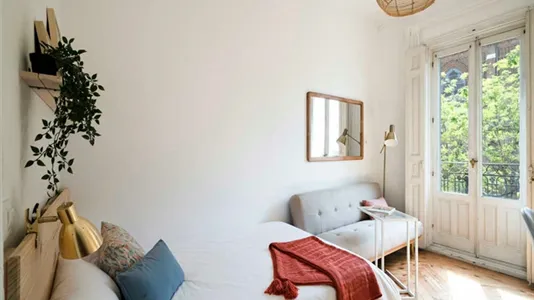 Rooms in Madrid Chamberí - photo 1