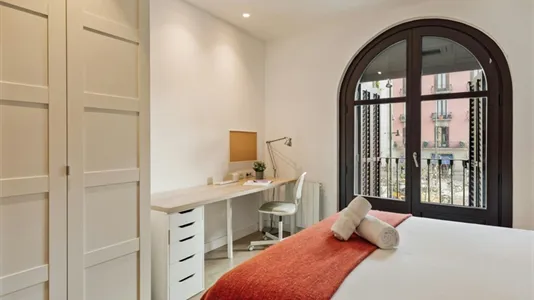 Rooms in Barcelona Eixample - photo 4