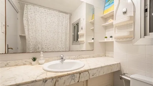 Rooms in Barcelona Eixample - photo 8