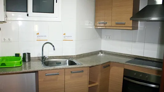 Rooms in Barcelona Ciutat Vella - photo 5