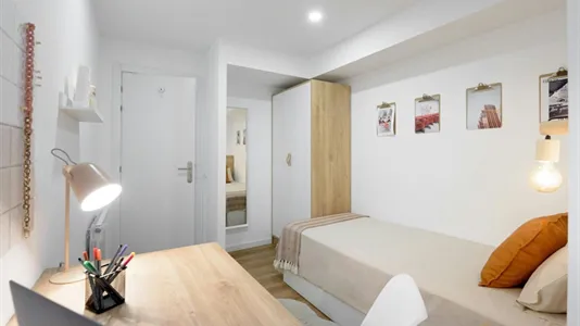 Rooms in Barcelona Eixample - photo 4