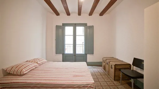 Rooms in Barcelona Ciutat Vella - photo 2