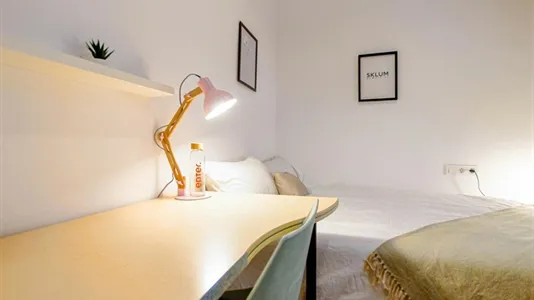 Rooms in Barcelona Ciutat Vella - photo 4