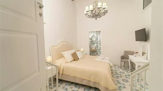 Rooms in Napoli Municipalità 2 - photo 2