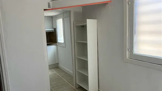 Rooms in Barcelona Ciutat Vella - photo 8