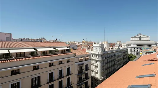 Rooms in Madrid Centro - photo 8