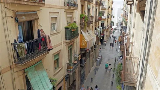 Rooms in Barcelona Ciutat Vella - photo 10