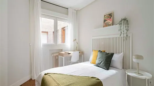 Rooms in Madrid Chamberí - photo 1
