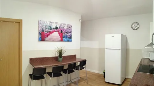 Rooms in Barcelona Ciutat Vella - photo 5