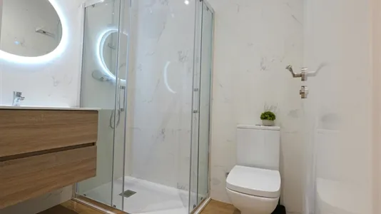 Rooms in Barcelona Eixample - photo 8