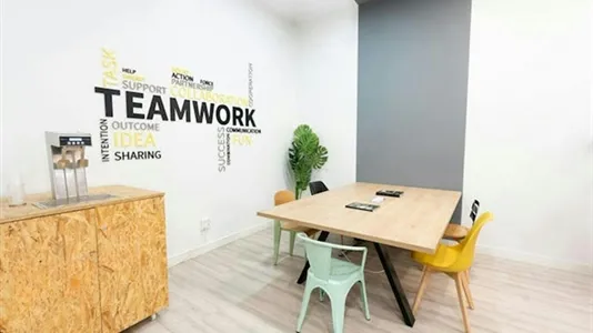 Rooms in Barcelona Ciutat Vella - photo 6