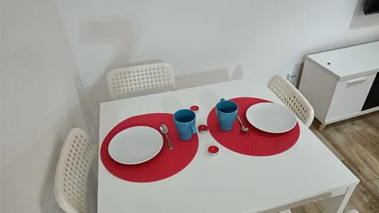 Rooms in Almería - photo 8